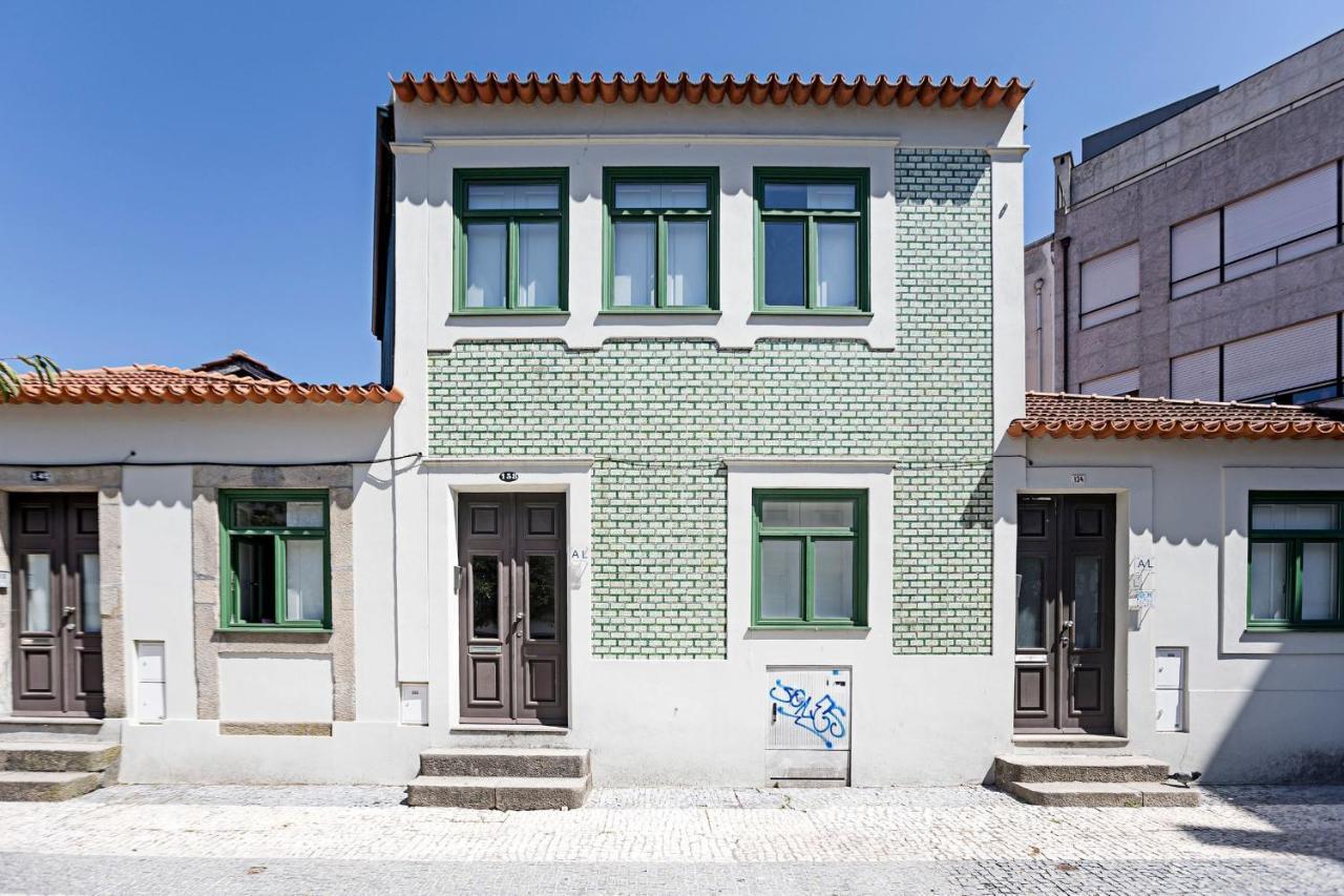 D. Joao IV Apartments By Lovelystay Porto Luaran gambar