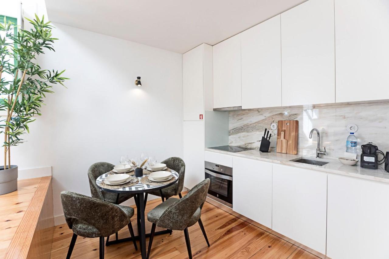 D. Joao IV Apartments By Lovelystay Porto Luaran gambar
