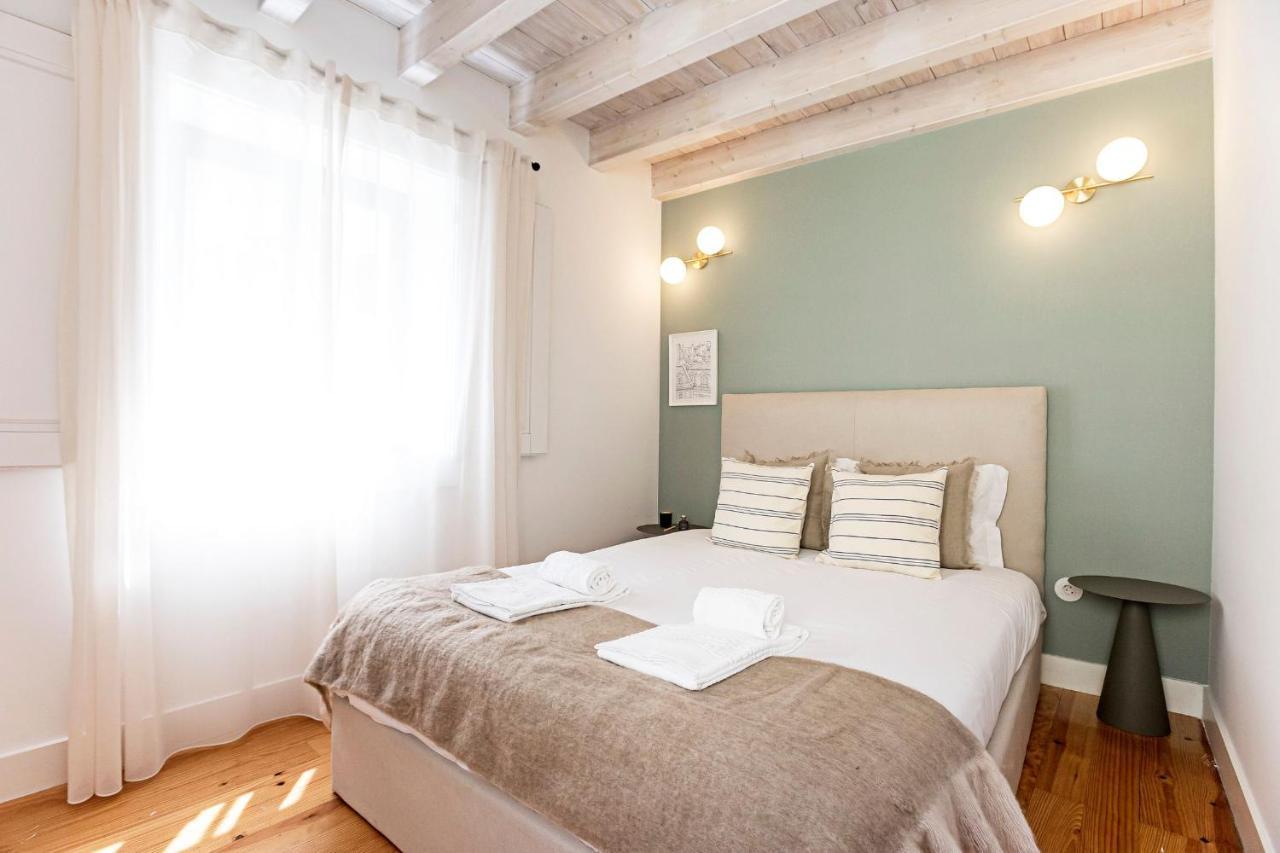D. Joao IV Apartments By Lovelystay Porto Luaran gambar