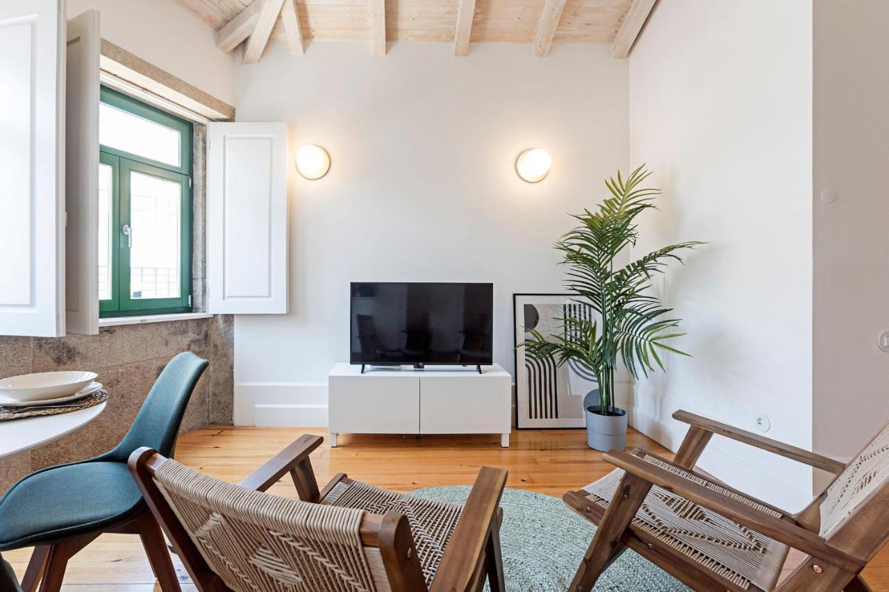 D. Joao IV Apartments By Lovelystay Porto Luaran gambar