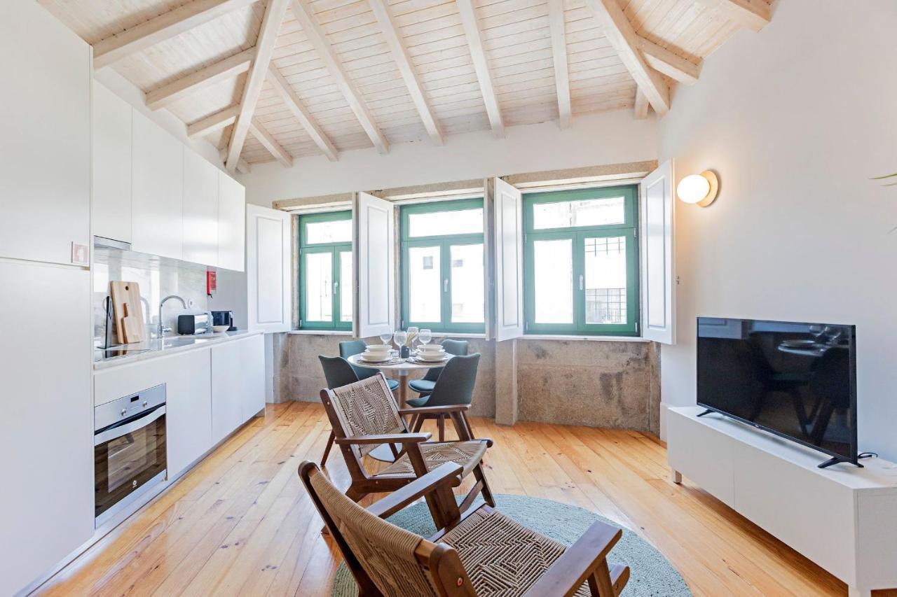 D. Joao IV Apartments By Lovelystay Porto Luaran gambar
